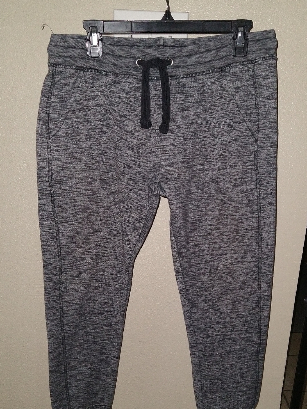 NWOT Women's Heather Gray Knit Jogger Pants with Drawstring, Runs Small